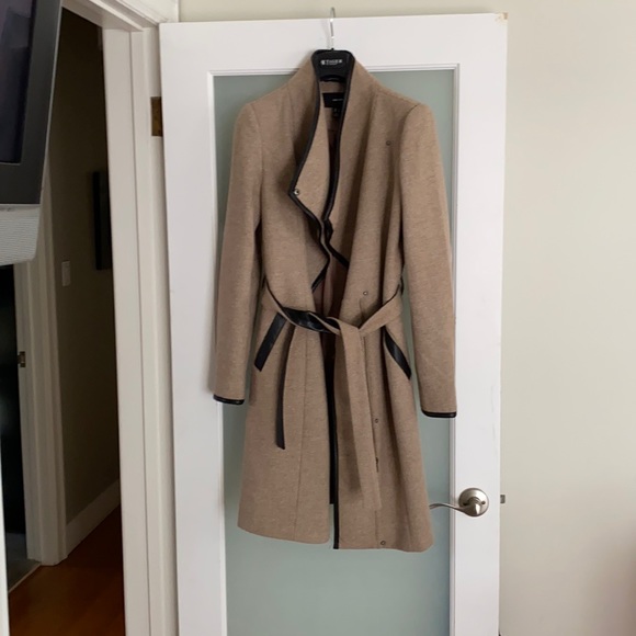 Women medium weight winter coat NWOT - Picture 1 of 3